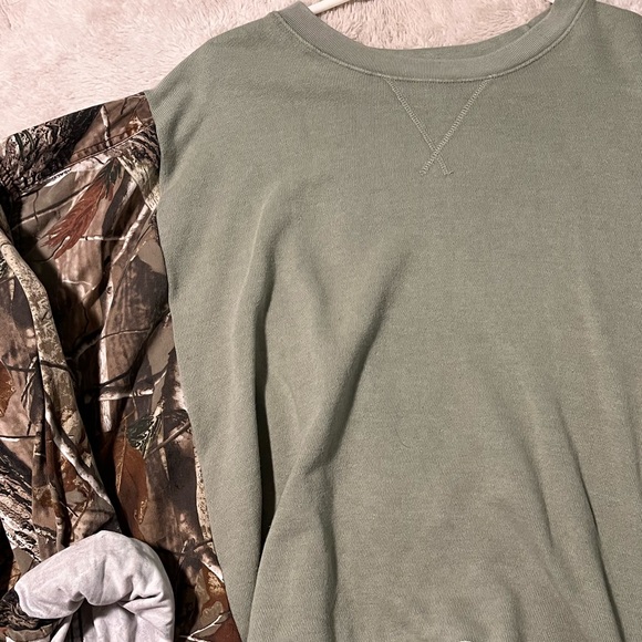 Repurposed oversized Green & Camo long sleeve patchwork top - Picture 3 of 6